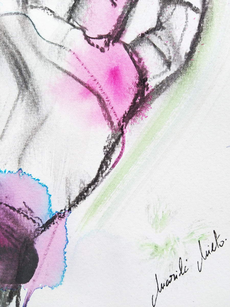 Detalle de firma de la Mano Osea, con los dedos sueltos y colores suaves en acuarela.