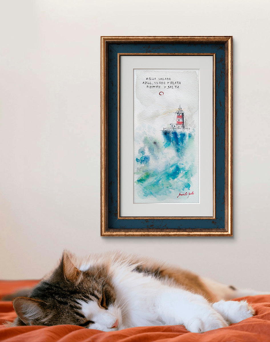 Haiga Marina I enmarcada, decorando un espacio relajado. Arte marino poético que evoca fuerza, naturaleza y sabiduría