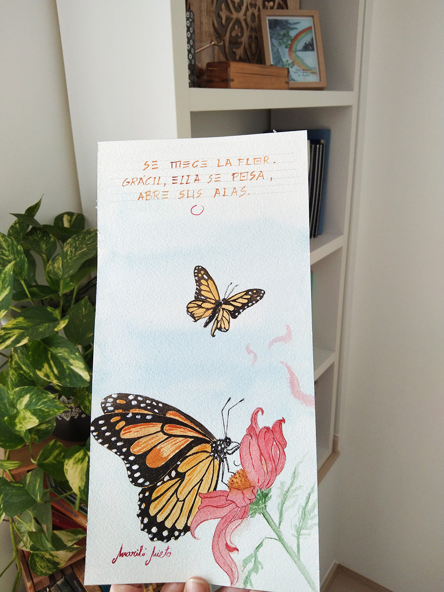 Obra Mariposas en contexto y con luz natural. Pintura floral que invita a la contemplación y la transformación.