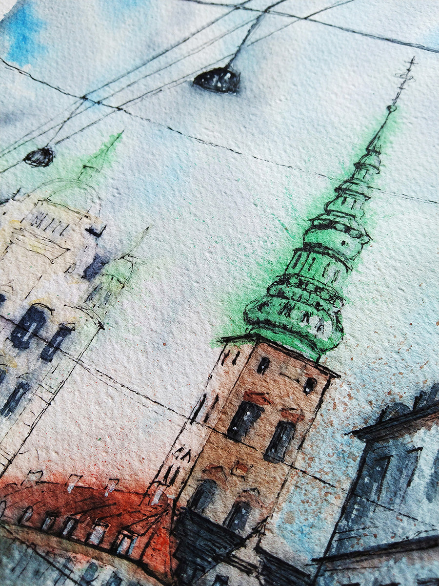 Detalle de la acuarela Calle Strøget, mostrando la textura del papel, los trazos en tinta y los efectos de la acuarela."