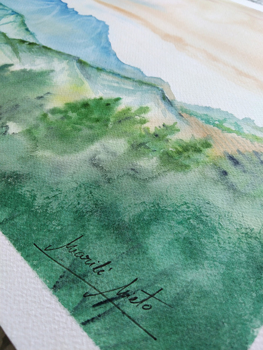 Textura del papel de acuarela y firma del artista en la obra Amanecer en la Sierra de Aitana, con colores suaves y naturales.